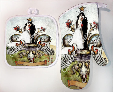 Wedding (The Kiss) Pot Holder & Oven Mitt